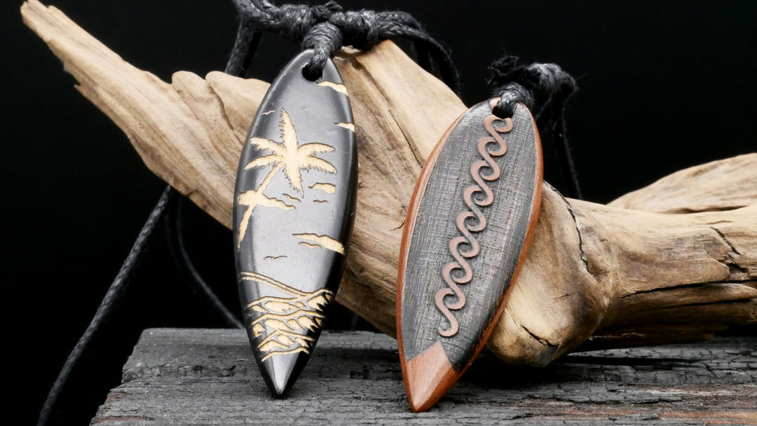 Amulett aus Holz mit Gravur - CC-7