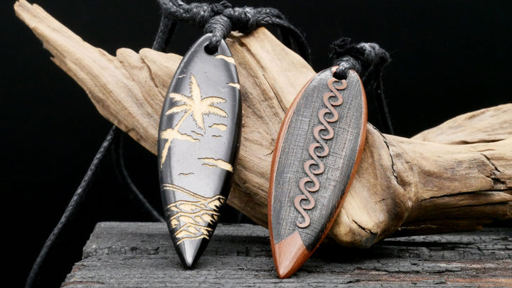 Amulett aus Holz mit Gravur - CC-7