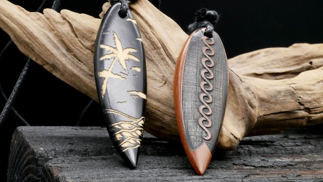 Amulett aus Holz mit Gravur - CC-7