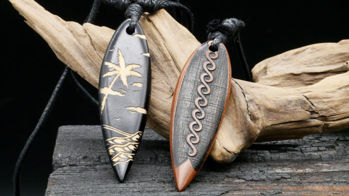 Amulett aus Holz mit Gravur - CC-7