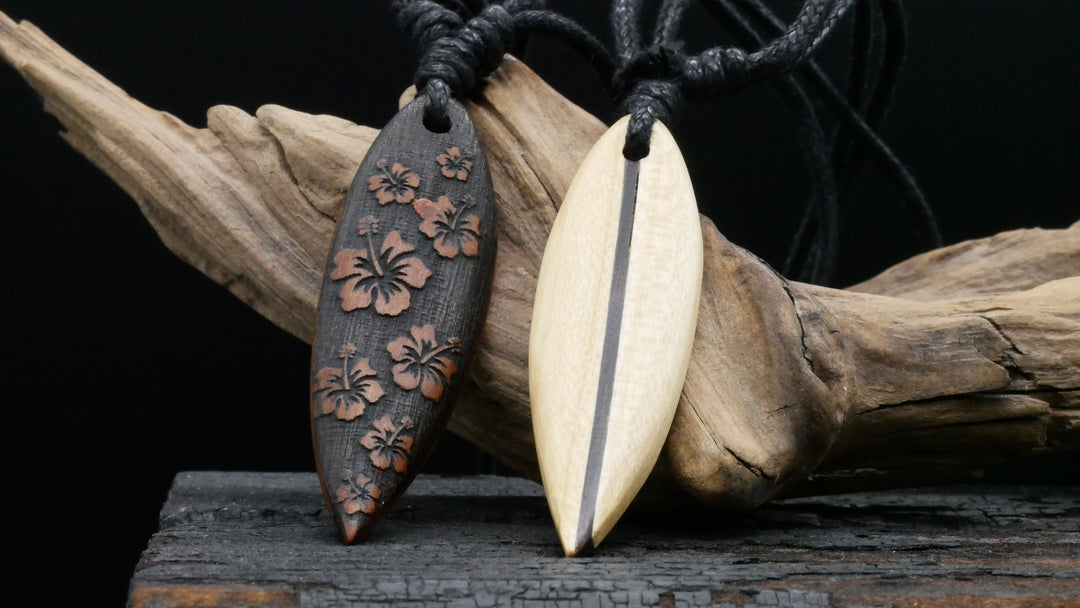 Amulett aus Holz mit Gravur - CC-7