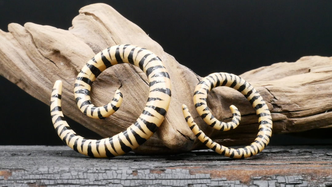 Schnecke aus Holz mit Bemalung - GG-5