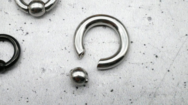Piercing Ball Closed RIng - O2