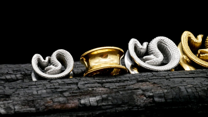 1x Plug/Tunnel Cobra Silber Gold 8-30mm - K2