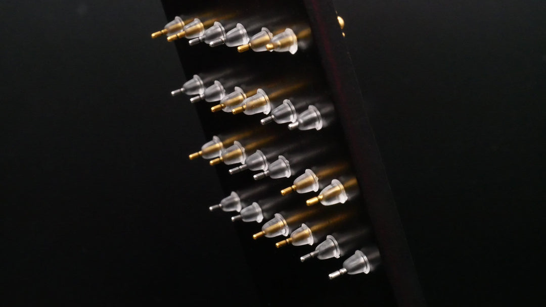 Paar Ohrstecker mit Schmuckstein - 1L/02