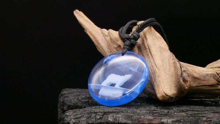Amulett aus Holz und Epoxy- FF-7