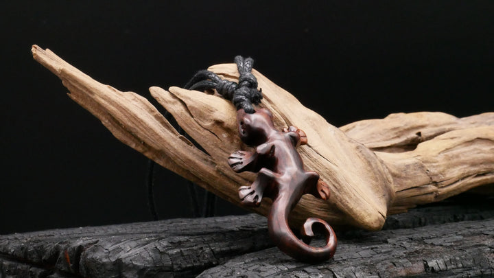 Amulett aus Holz - FF-7