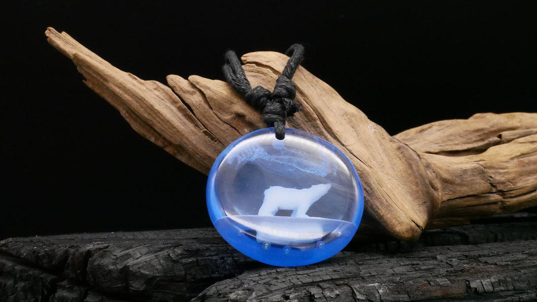 Amulett aus Holz und Epoxy- FF-7