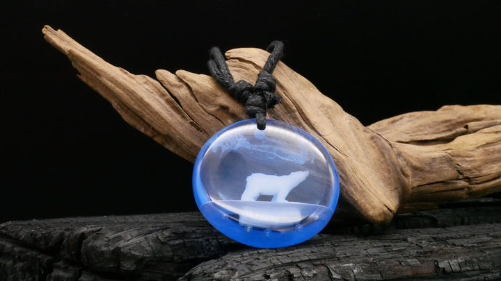 Amulett aus Holz und Epoxy- FF-7