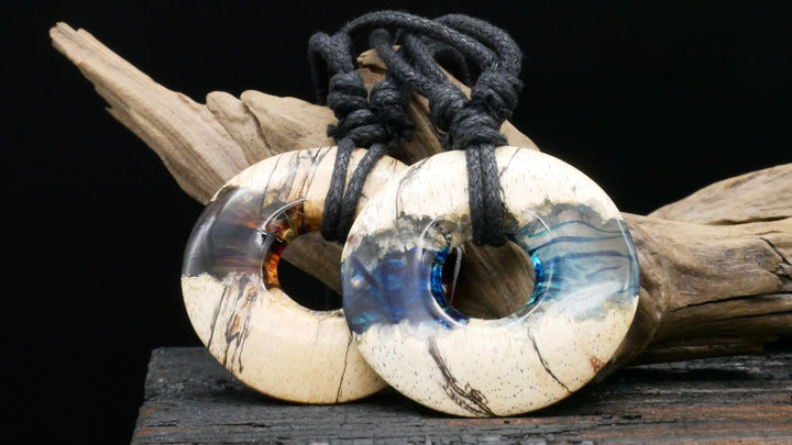 Amulett aus Holz und Epoxidharz - BB-6