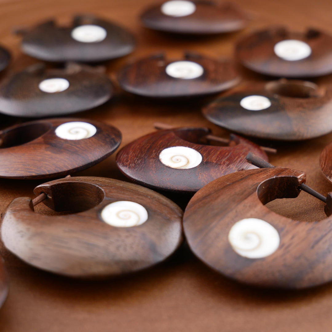 Paar Ohrringe aus Holz und Shivas Auge B-WARE - JJ-6
