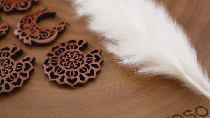 Paar Ohrringe aus Sawo Wood - O3