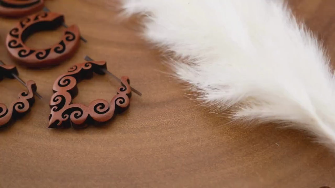 Paar Ohrringe aus Sawo Wood - O3