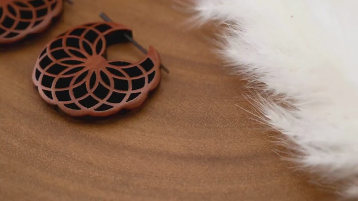 Paar Ohrringe aus Sawo Wood - O3